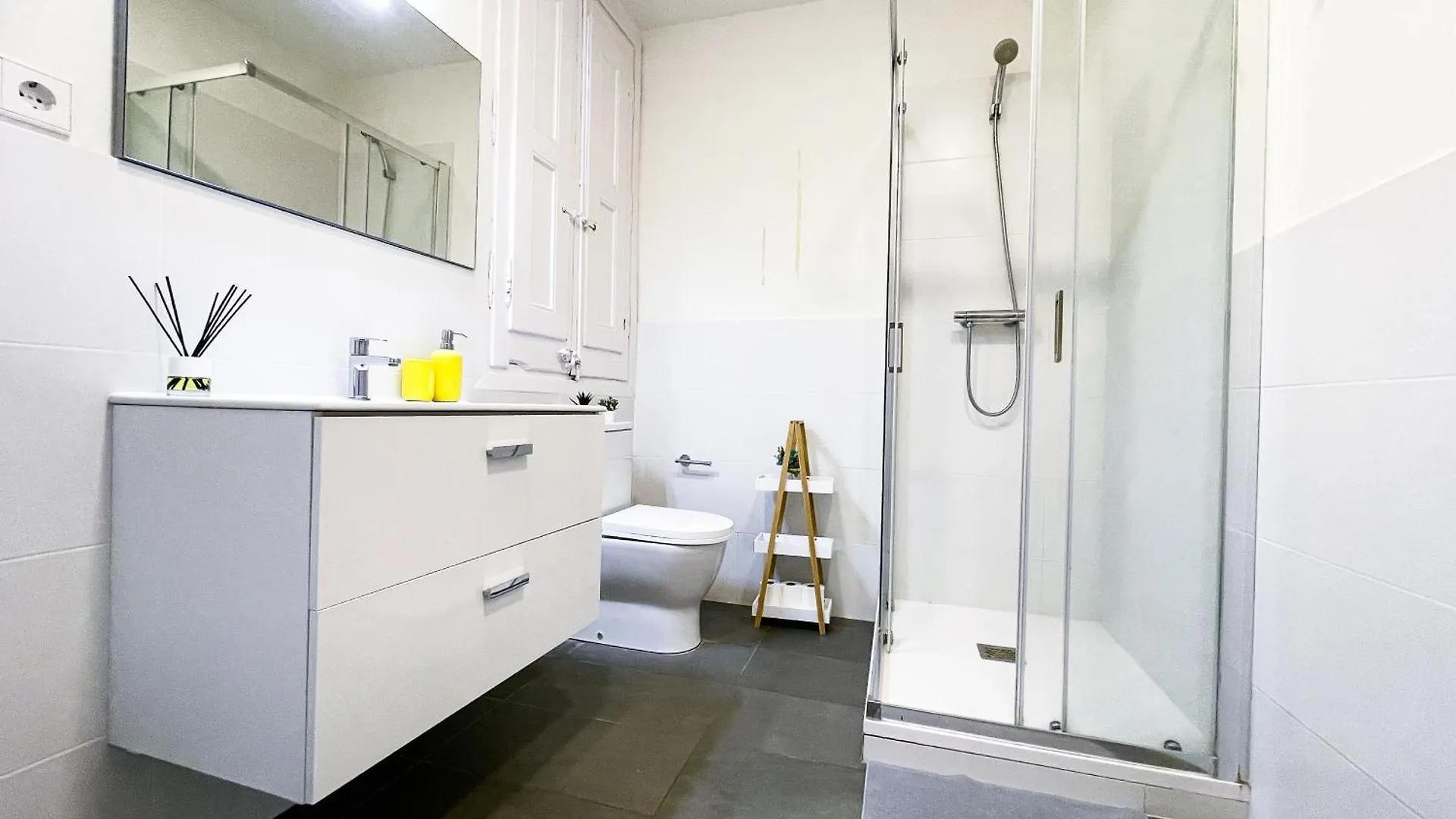 Private Rooms By Bcn Cathedral Barcellona